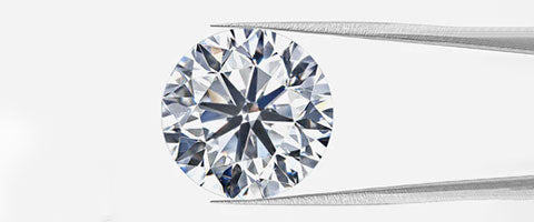 Comparing Natural Diamonds, Lab Grown Diamonds and Moissanite