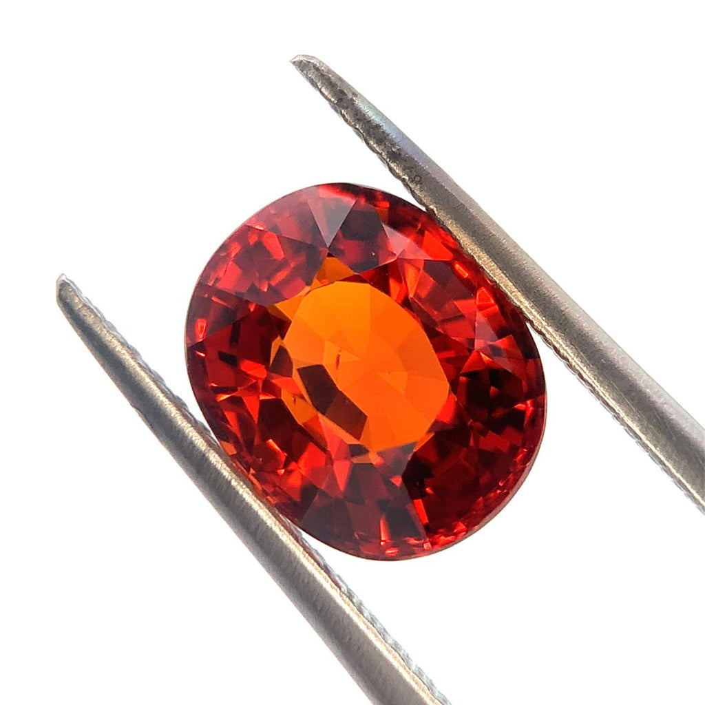 Loose Oval Spessartite Garnet weighing 4.0ct and Measuring 9.5 x 7.8 x 5.55mm